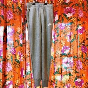 NWT nike sweatpants size xs